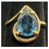 10KT Gold Ring w Blue Topaz Gemstone Sz 6.5
