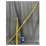 Vtg Wood Bow & Arrows w Leather Grip