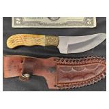 Fixed-Blade Knife w Leather Sheath
