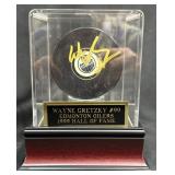 Wayne Gretzky Signed Hockey Puck w Display