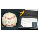Orel Hershiser Signedï¿½Baseball w COA
