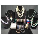 Contemporary & Vintage-Style Fashion Jewelry