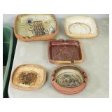 5 ceramic dishes (pottery)