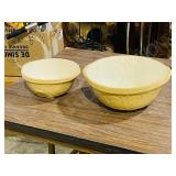2 vintage mixing bowls - 9'  & 12'
