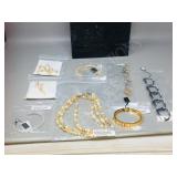 new-5th Avenue jewellry in gift bag  7 pcs