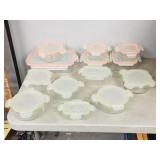 Pyrex dishes w/ snap lids-13 dishes
