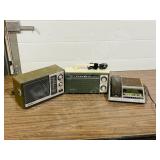3 vintage clock radios -