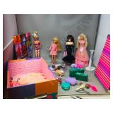 Tote- 1976, 91 Barbie,87 Skipper + vintage cloths