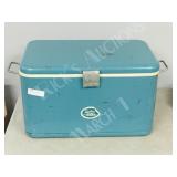 retro Vagabond cooler by Thermos