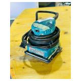 Makita finishing sander