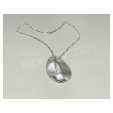 Sterling silver pendant & chain