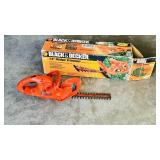 Black & Decker 14' electric hedge trimmer