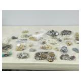 various costume necklaces & pendants