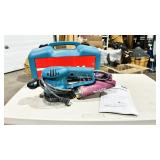 Makita 5' random orbital sander in case