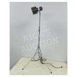 photography lamp on folding stand