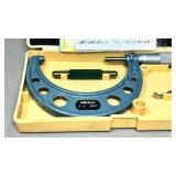Mitutoyo 3-4' outside micrometer set in case