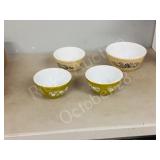 4 - Pyrex bowls