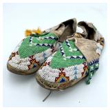NICE NATIVE AMERICAN BEADED MOCCASINS