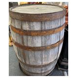 40ï¿½ Antique Oak Whiskey Barrel