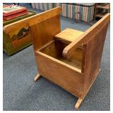 30ï¿½ Antique Tilt Top Table Chair With Storage