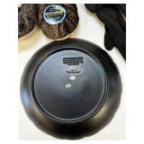 Size 7 Womenï¿½s Slippers,Gloves & Decorative Plate