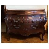 Beautiful Vintage 4-Drawer Bombï¿½ Chest