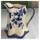 Vintage Clinchfield Artware Pitcher 6"