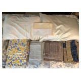 5 Twin Sheet Sets, 2 Pillows & 1 Case
