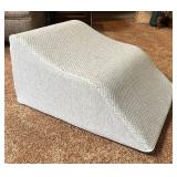 Lounge Doctor Elevated Leg Rest Wedge Pillow