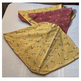 Rooster/Hen, Red/Yellow Napkin Holders