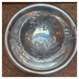 Mariposa Brillante Leaves Aluminum Salad Bowl