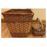 Lot Of Nice Bathroom Decor Items
