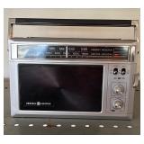 Vintage General Electric FM/AM Radio