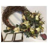 2 Wreaths & 2 Picture Frames