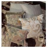 5 Nice Decorative Pillows