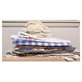 Placemats & Tablecloths Lot