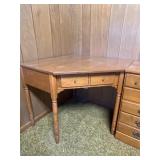 Ethan Allen Heirloom Nutmeg Maple Wood Corner Desk