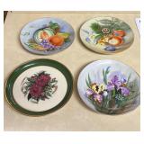 4 Decorative Plates