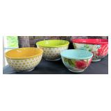 VTG. The Pioneer Women Bowls