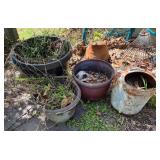 Lot of 4 Outdoor Planters, 1 Is Metal