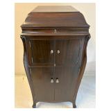 Antique Victor Victrola VV-XI Phonograph