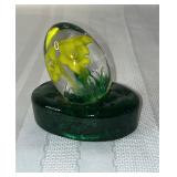Vintage 1972 Saint Clair Glass Egg Paperweight