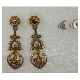 2 Fashion Earrings