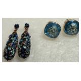 2 Fashion Earrings