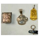 4 Pendants