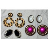4 Pairs of Vtg. Fashion Ear Clips