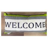 Decorative ï¿½Welcomeï¿½ Outdoor Furniture Pillow