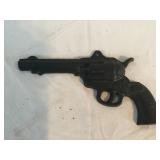 CASTIRON SIX SHOOTER WALL HANGER