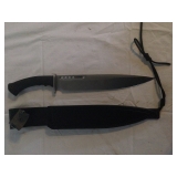 LARGE BLADE HUNTING KNIFE IN LEATHER SHEATH