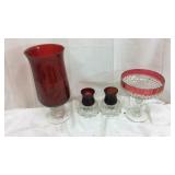 Lot of four red glass pieces